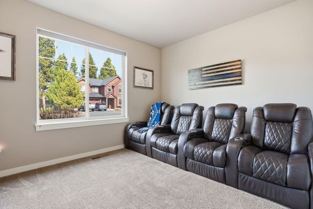 16507 Charlotte Day Drive, La Pine, OR 97739