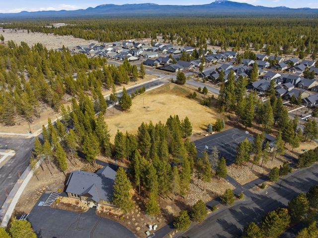 16507 Charlotte Day Drive, La Pine, OR 97739