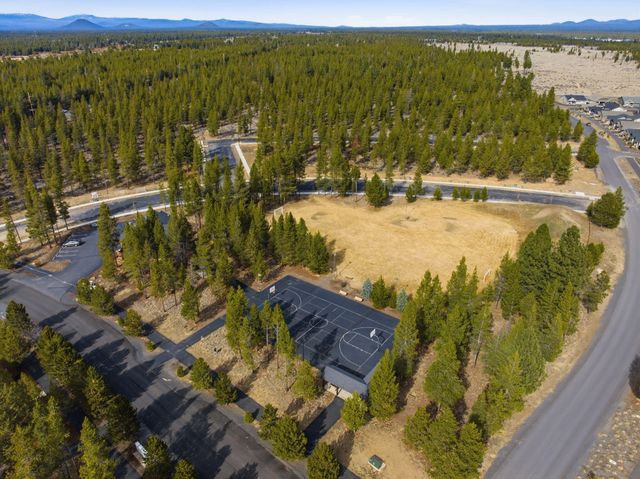 16507 Charlotte Day Drive, La Pine, OR 97739