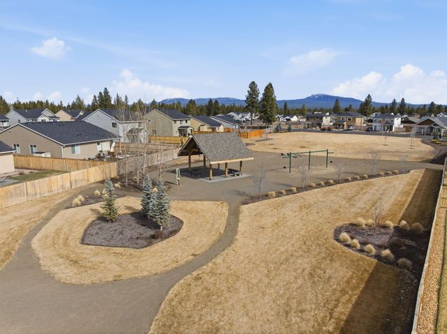 16507 Charlotte Day Drive, La Pine, OR 97739