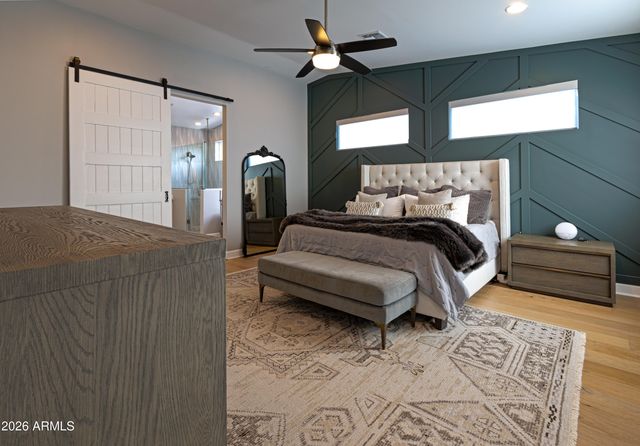 215 E ASHWOOD Place, Phoenix, AZ 85012