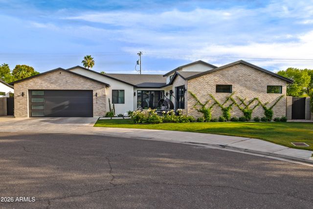 215 E ASHWOOD Place, Phoenix, AZ 85012