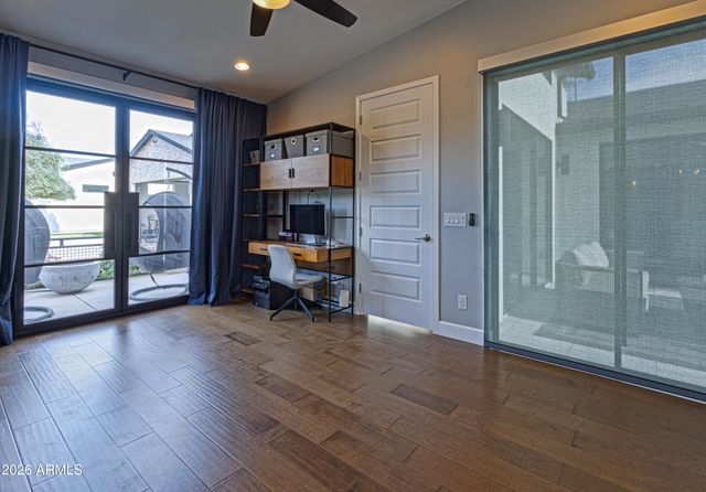 215 E ASHWOOD Place, Phoenix, AZ 85012