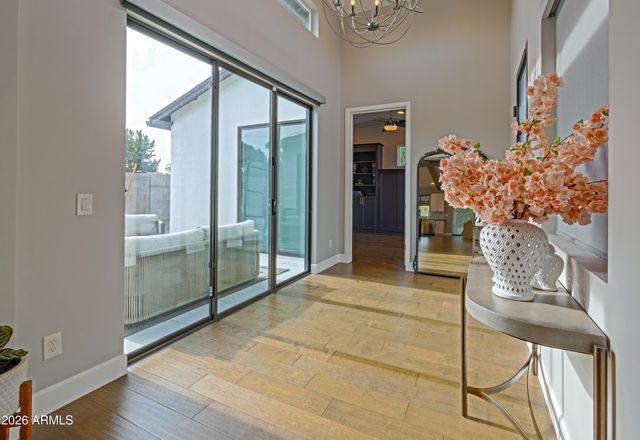 215 E ASHWOOD Place, Phoenix, AZ 85012