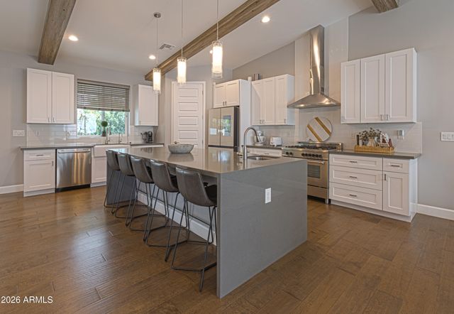 215 E ASHWOOD Place, Phoenix, AZ 85012