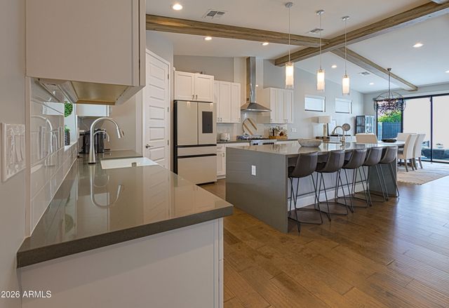 215 E ASHWOOD Place, Phoenix, AZ 85012