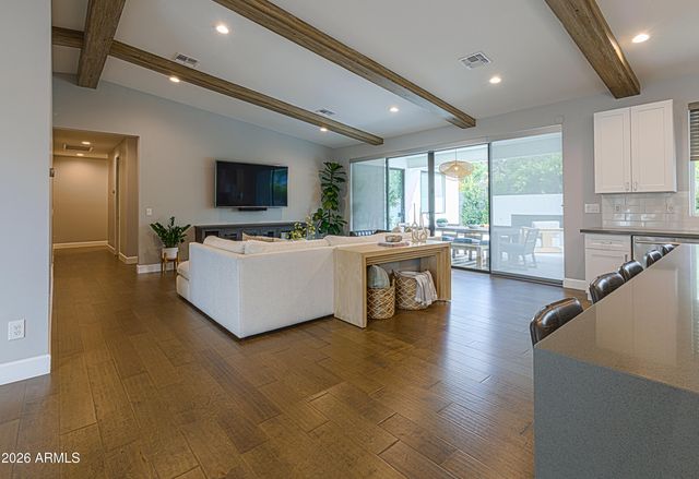 215 E ASHWOOD Place, Phoenix, AZ 85012