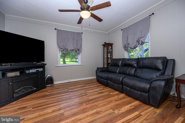 5 WHITEMARSH AVE, Glenside, PA 19038