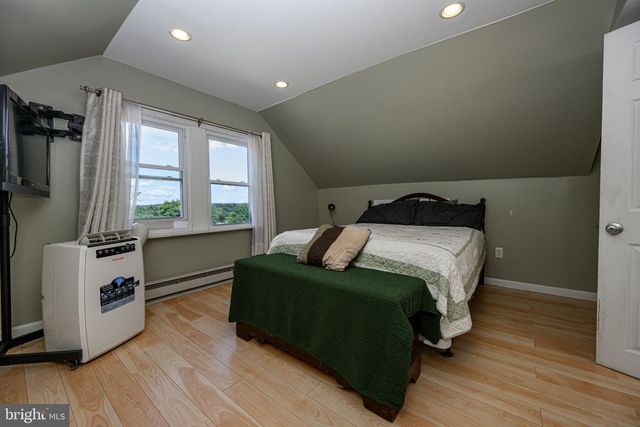 5 WHITEMARSH AVE, Glenside, PA 19038