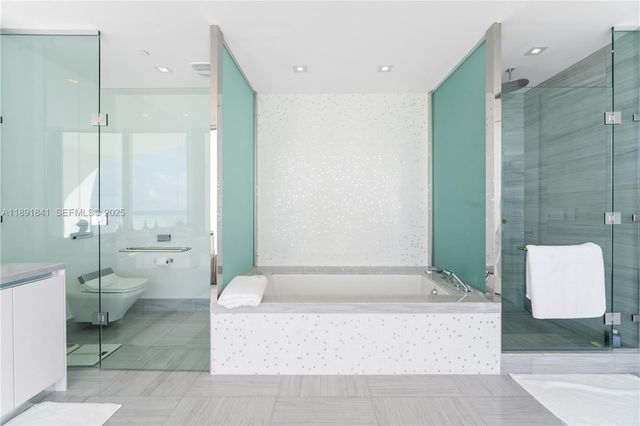 16901 Collins Avenue 805, Sunny Isles Beach, FL 33160