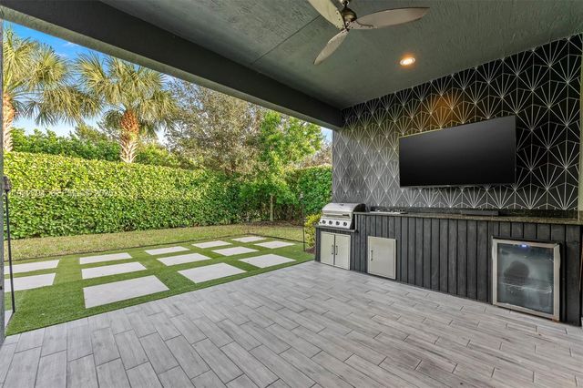 5071 Beland Dr, Lake Worth, FL 33467