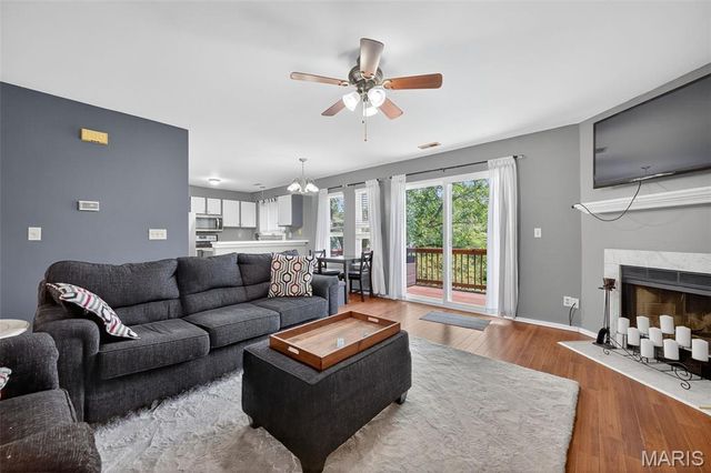 812 Sugar Valley Court 5, St Peters, MO 63376