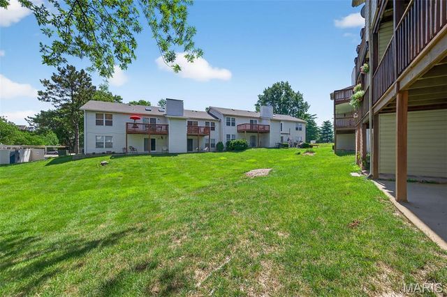 812 Sugar Valley Court 5, St Peters, MO 63376