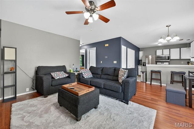 812 Sugar Valley Court 5, St Peters, MO 63376
