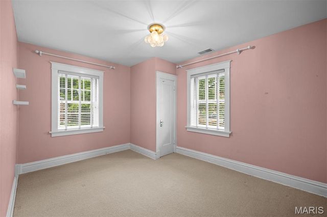 422 Mission Court, University City, MO 63130