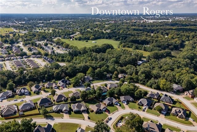 1505 Breckenridge Loop, Rogers, AR 72756