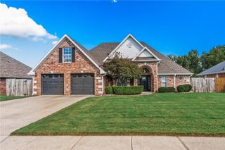 1505 Breckenridge Loop, Rogers, AR 72756