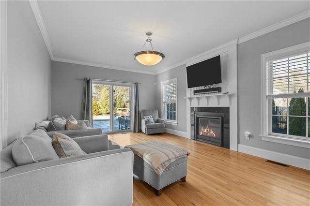 24 Randolph Way, Portsmouth, RI 02871