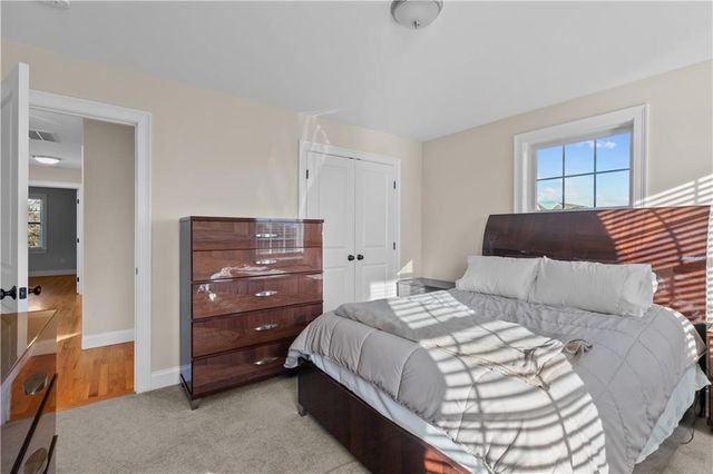 24 Randolph Way, Portsmouth, RI 02871