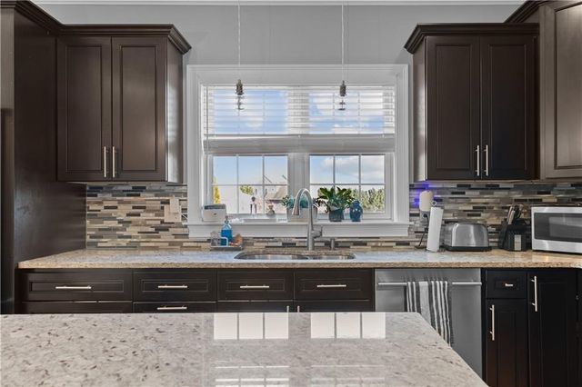 24 Randolph Way, Portsmouth, RI 02871
