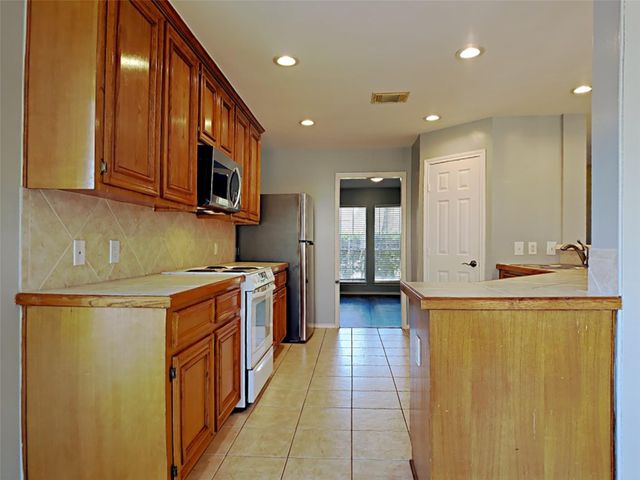 5307 Derbyshire Drive, Katy, TX 77493