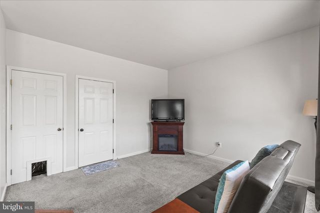73 MENLENA CIR, Hanover, PA 17331