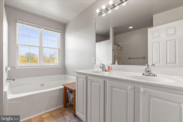 73 MENLENA CIR, Hanover, PA 17331