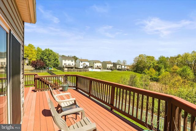 73 MENLENA CIR, Hanover, PA 17331