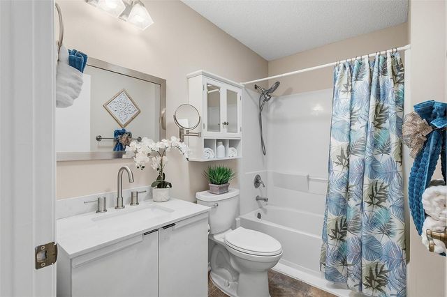 481 HILDALGO DRIVE, The Villages, FL 32159