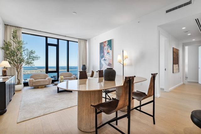 682 Atlantic Ave 39L, Boston, MA 02111