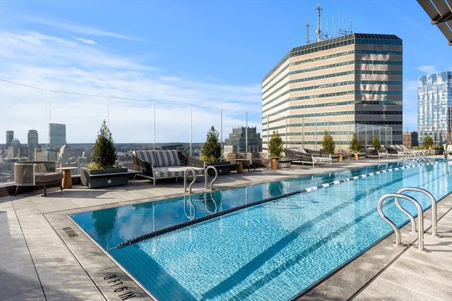 682 Atlantic Ave 39L, Boston, MA 02111