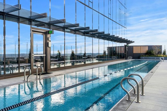 682 Atlantic Ave 39L, Boston, MA 02111