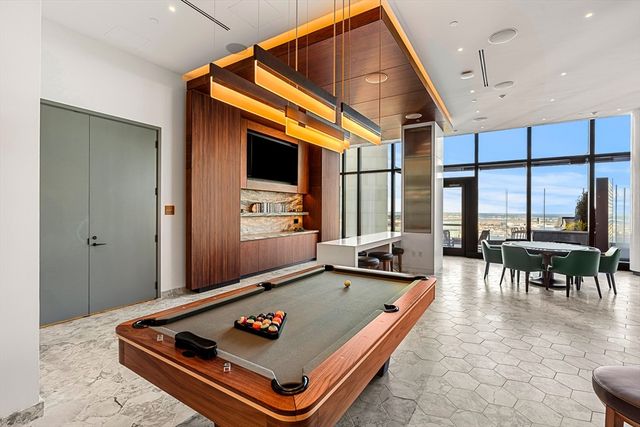 682 Atlantic Ave 39L, Boston, MA 02111