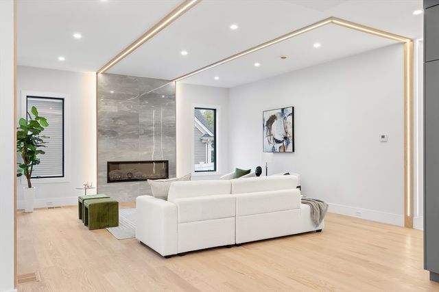 27 High Street 27, Newton, MA 02461