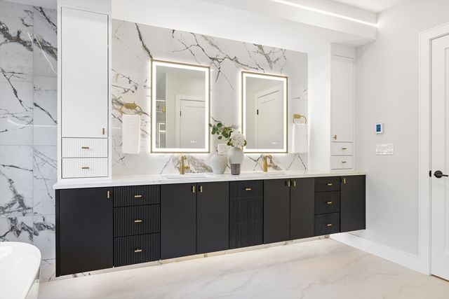 27 High Street 27, Newton, MA 02461