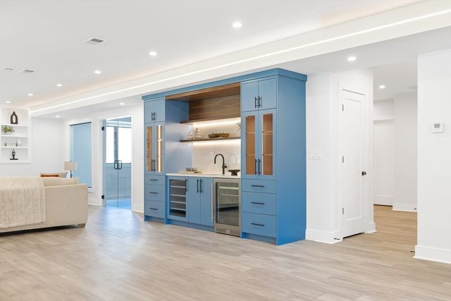 27 High Street 27, Newton, MA 02461