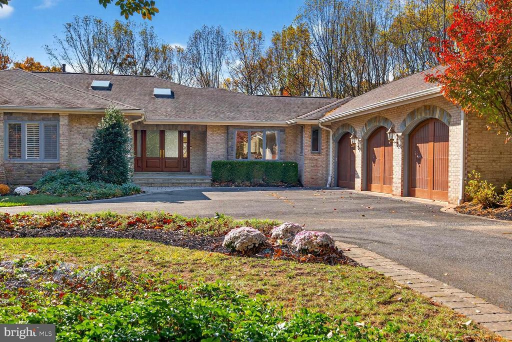 9209 VENDOME DR, Bethesda, MD 20817