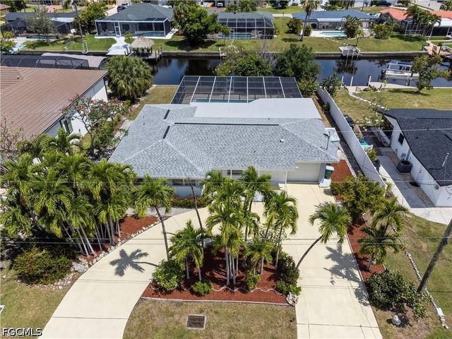 1453 Venetian CT, Cape Coral, FL 33904