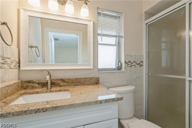 1453 Venetian CT, Cape Coral, FL 33904