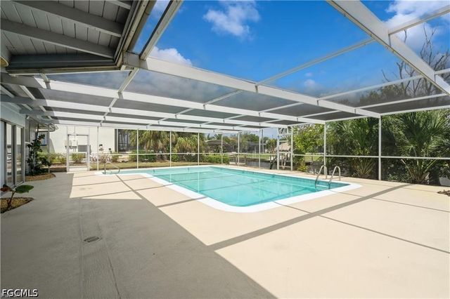 1453 Venetian CT, Cape Coral, FL 33904