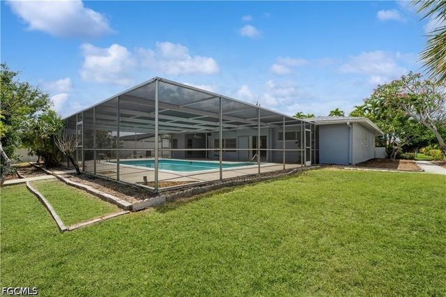 1453 Venetian CT, Cape Coral, FL 33904