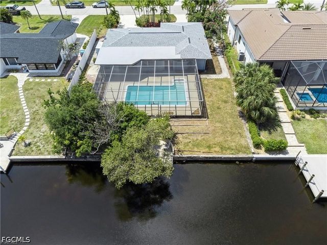 1453 Venetian CT, Cape Coral, FL 33904