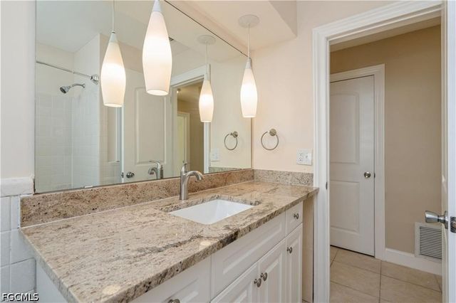 1453 Venetian CT, Cape Coral, FL 33904