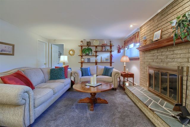 4122 Longmeadow Drive, Trenton, MI 48183