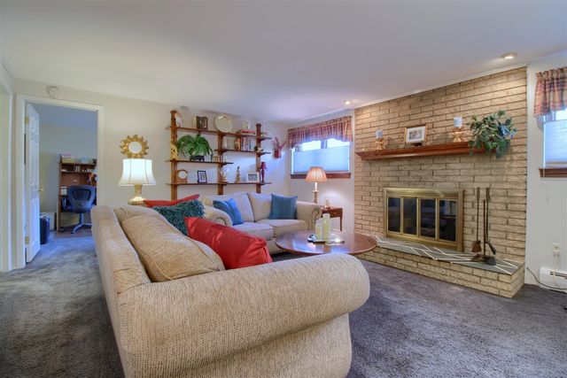 4122 Longmeadow Drive, Trenton, MI 48183