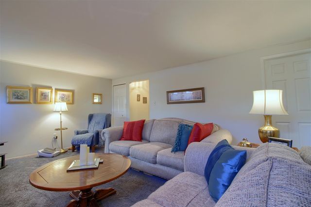 4122 Longmeadow Drive, Trenton, MI 48183