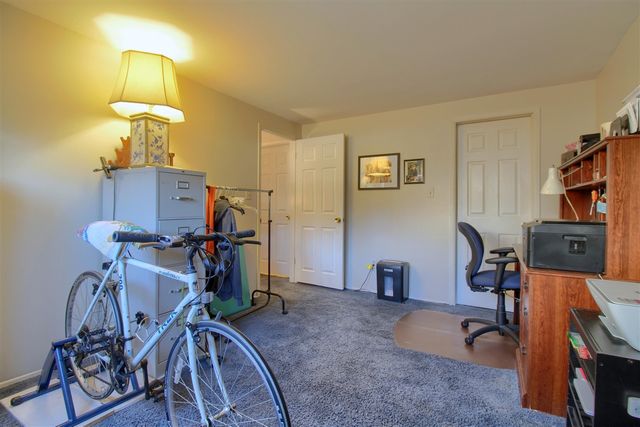 4122 Longmeadow Drive, Trenton, MI 48183