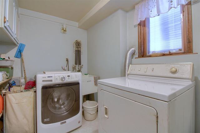 4122 Longmeadow Drive, Trenton, MI 48183