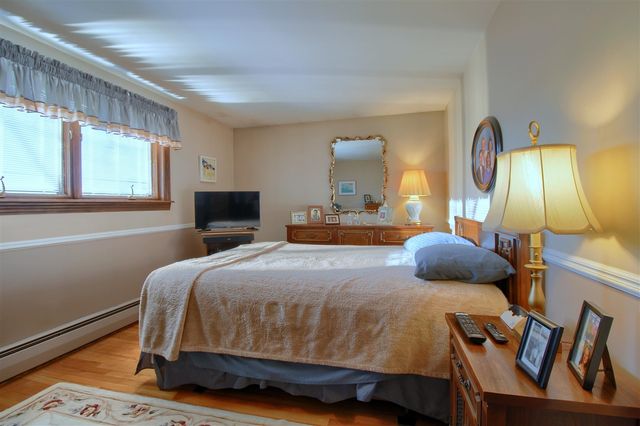 4122 Longmeadow Drive, Trenton, MI 48183