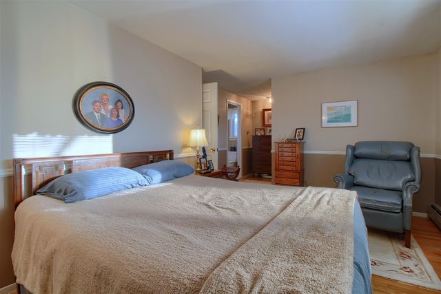 4122 Longmeadow Drive, Trenton, MI 48183